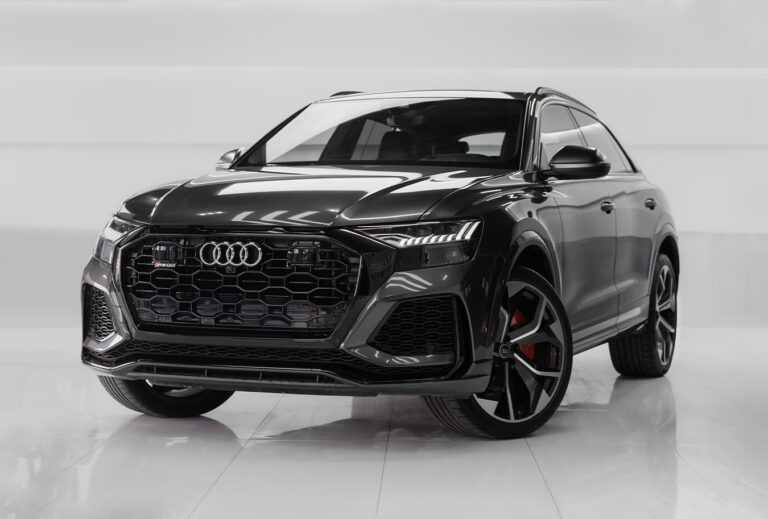 Audi RSQ8 Grau