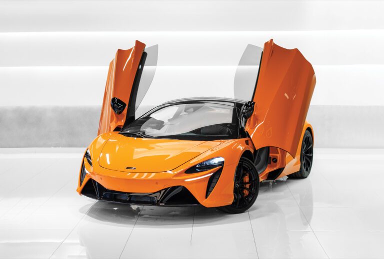 Mclaren Artura Orange