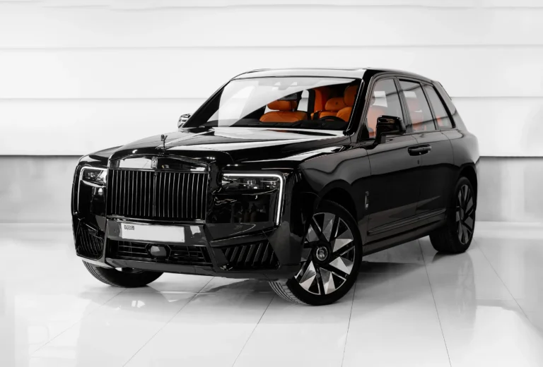 Rolls-Royce Cullinan Beige