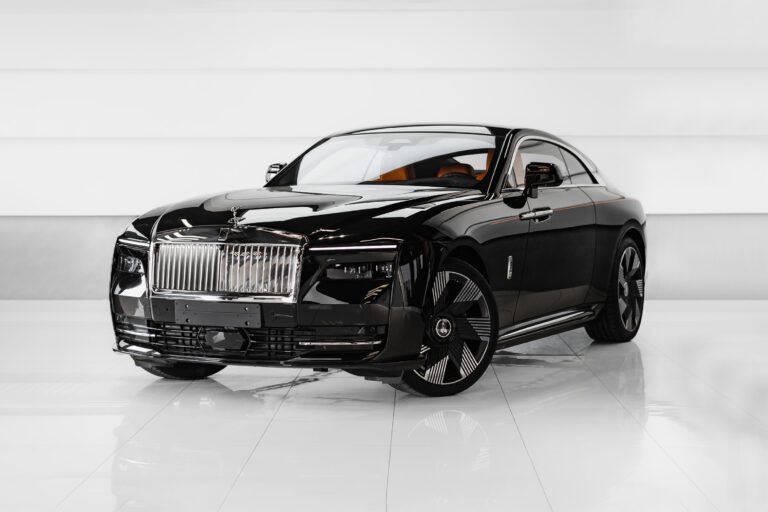 Rolls-Royce Spectre Schwarz