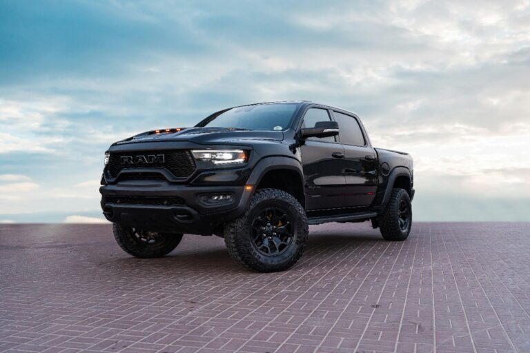 Ram TRX 1500 Schwarz
